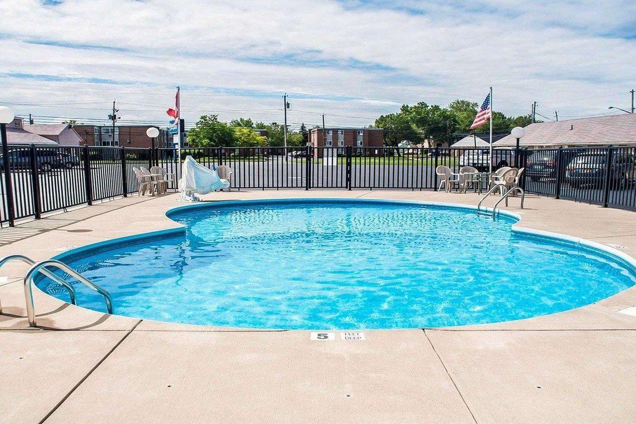 Castle Inn & Suites Niagarawatervallen Buitenkant foto