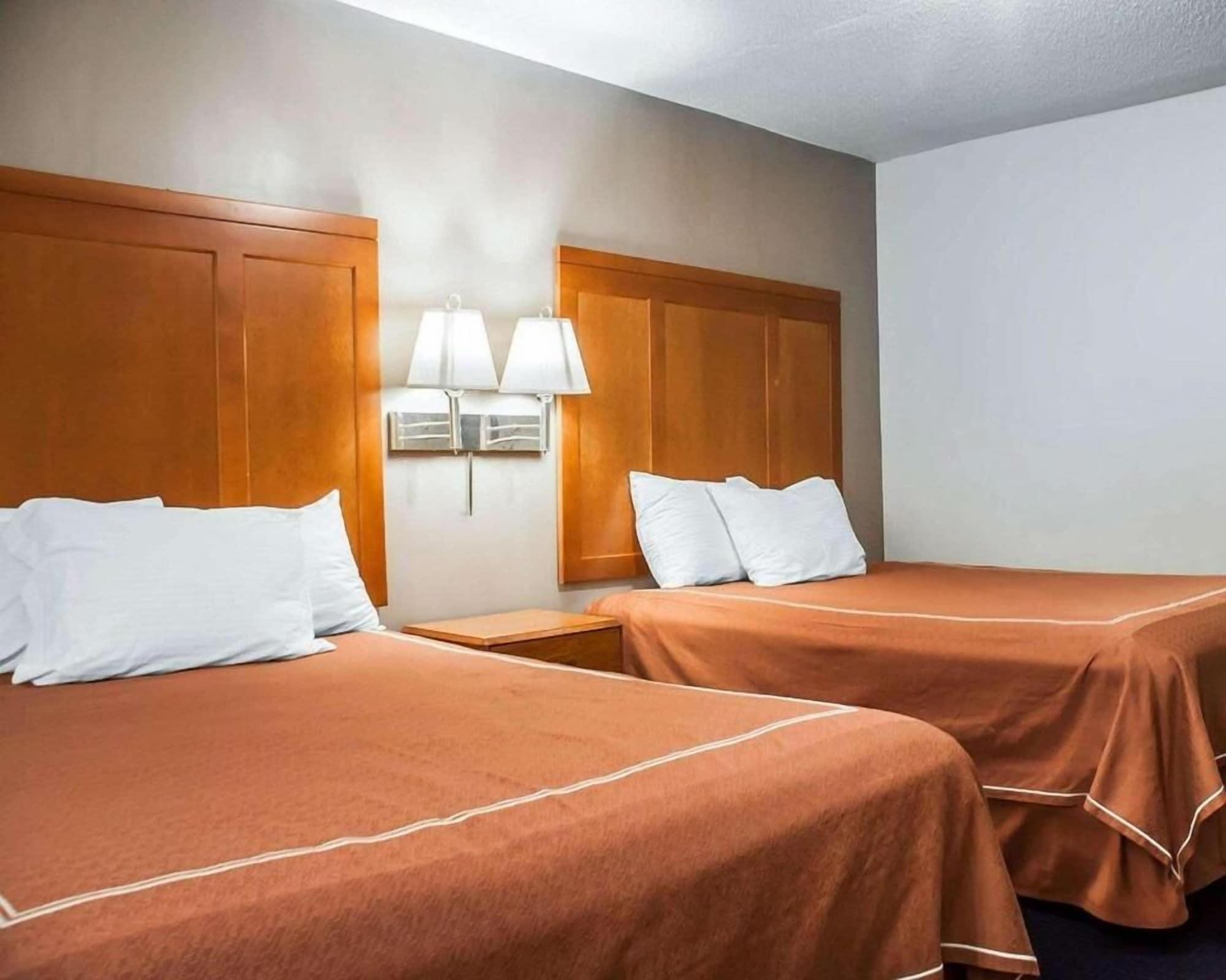 Castle Inn & Suites Niagarawatervallen Buitenkant foto