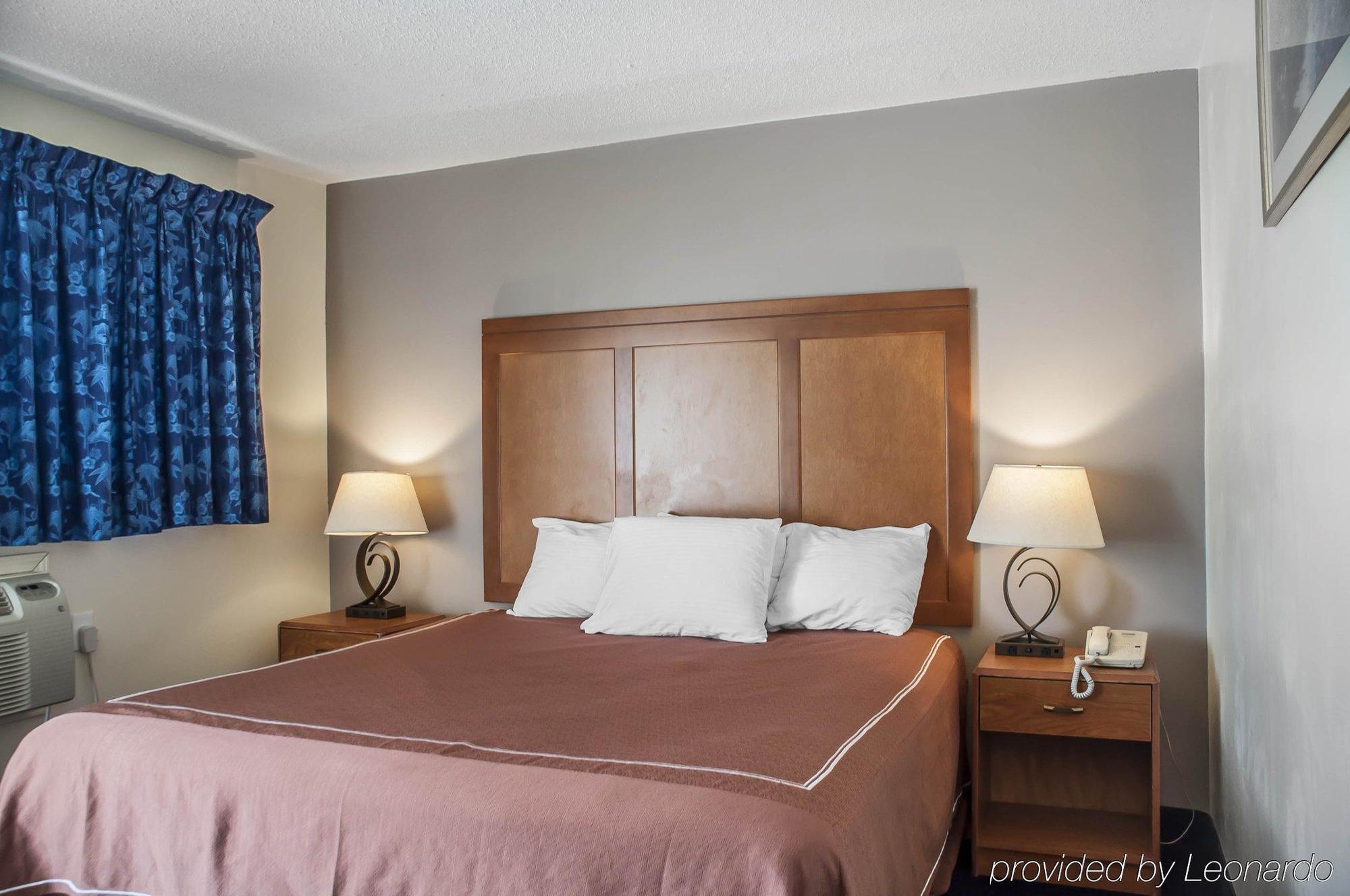 Castle Inn & Suites Niagarawatervallen Buitenkant foto