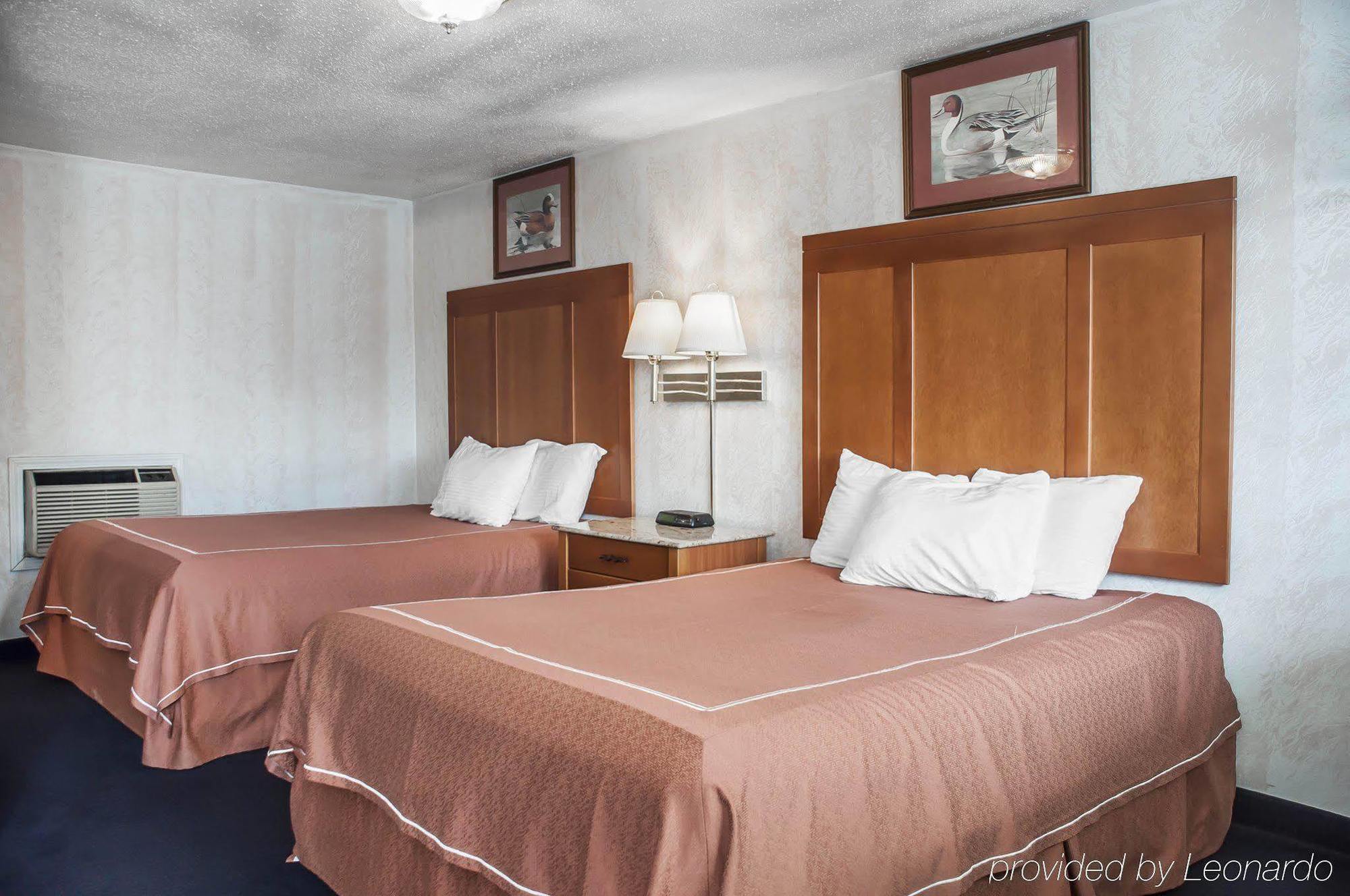 Castle Inn & Suites Niagarawatervallen Buitenkant foto