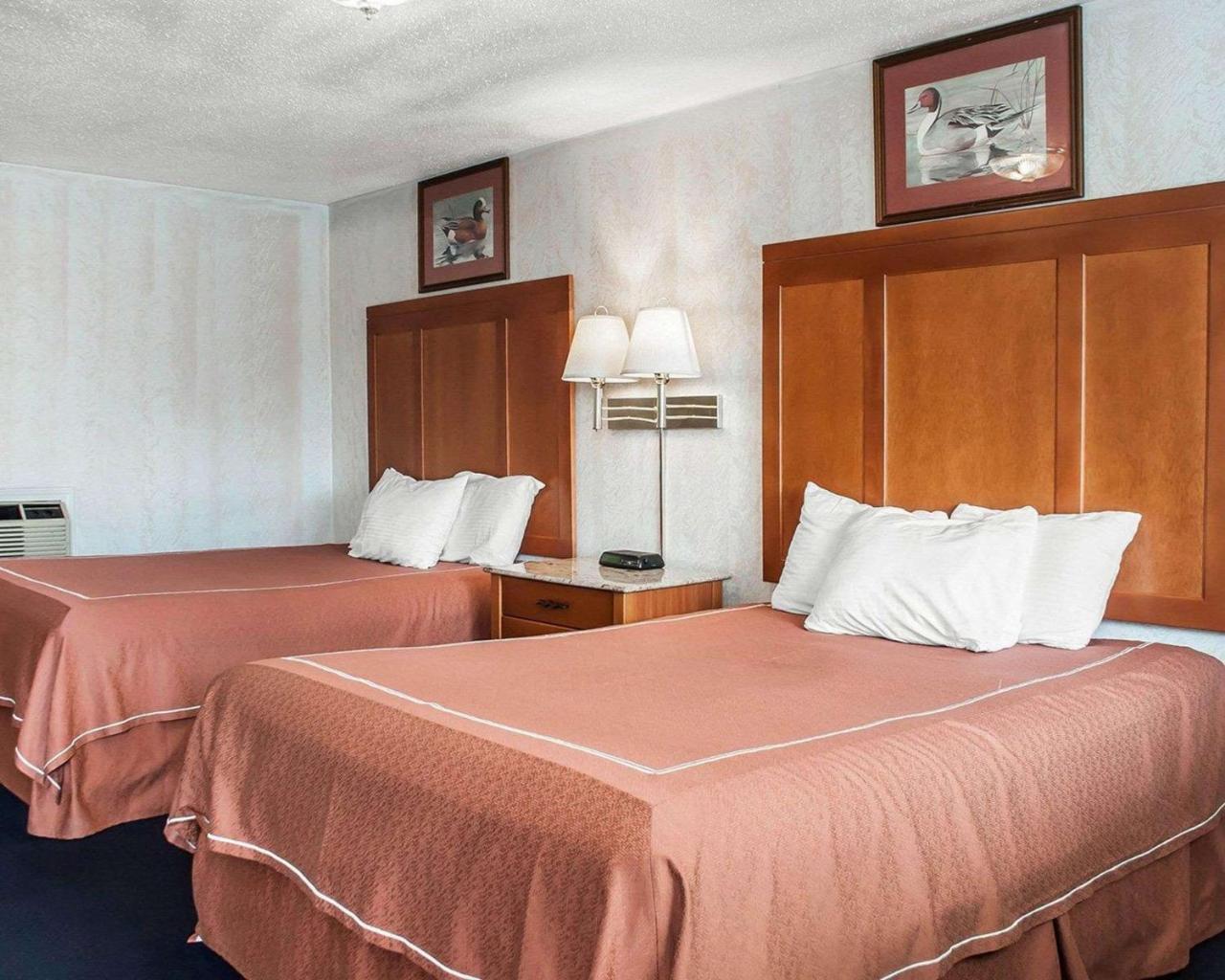 Castle Inn & Suites Niagarawatervallen Buitenkant foto