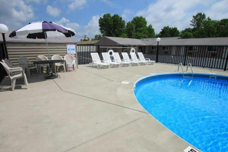 Castle Inn & Suites Niagarawatervallen Buitenkant foto
